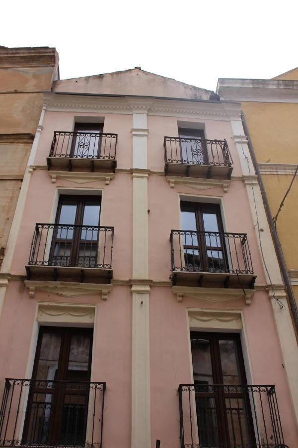 איגלסיאס Via Cavour 19, Appartamento Del Conte מראה חיצוני תמונה