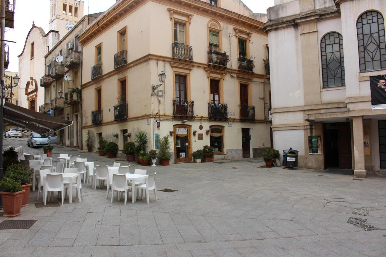 איגלסיאס Via Cavour 19, Appartamento Del Conte מראה חיצוני תמונה