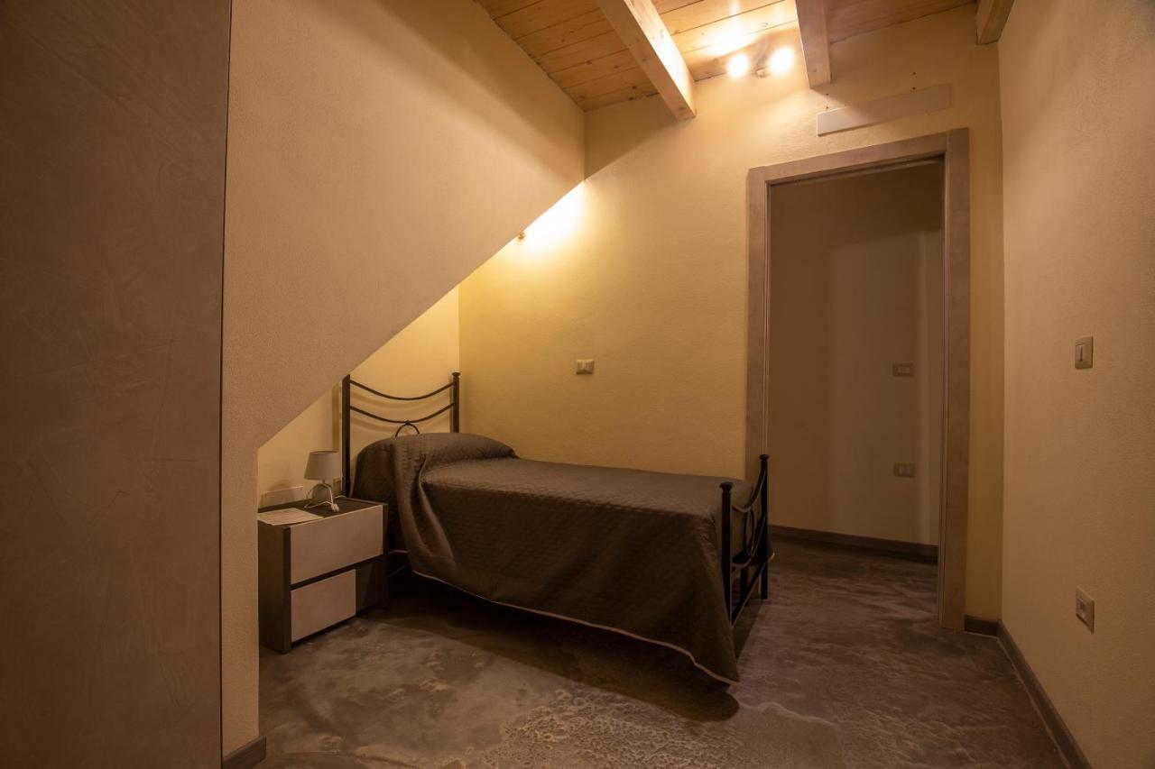 איגלסיאס Via Cavour 19, Appartamento Del Conte מראה חיצוני תמונה