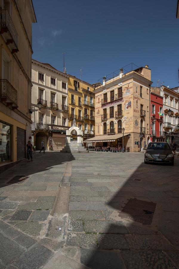 איגלסיאס Via Cavour 19, Appartamento Del Conte מראה חיצוני תמונה