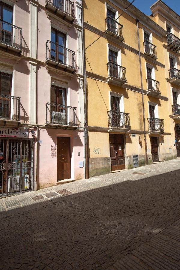 איגלסיאס Via Cavour 19, Appartamento Del Conte מראה חיצוני תמונה