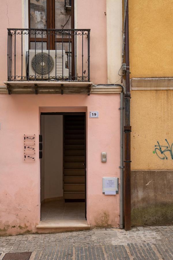 איגלסיאס Via Cavour 19, Appartamento Del Conte מראה חיצוני תמונה